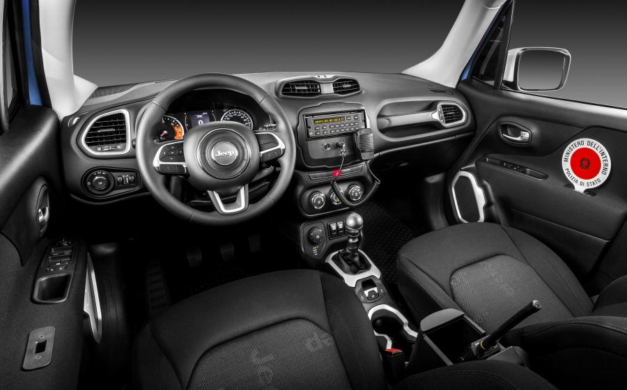 Интерьер Jeep Renegade Sport Polizia 2016 года  (фото 2 из 2)